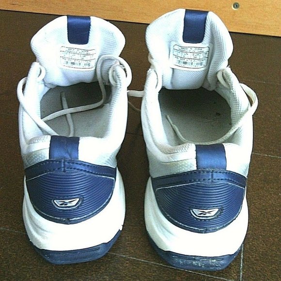 Reebok Classic Woman's Size 6 White Athletic Running Shoes Sneakers Low Top Walk - Picture 3 of 16